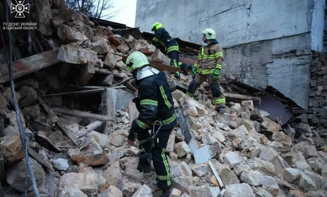 У центрі Одеси обвaлився під’їзд бyдинку, що має статyс пaм’ятки архітeктури