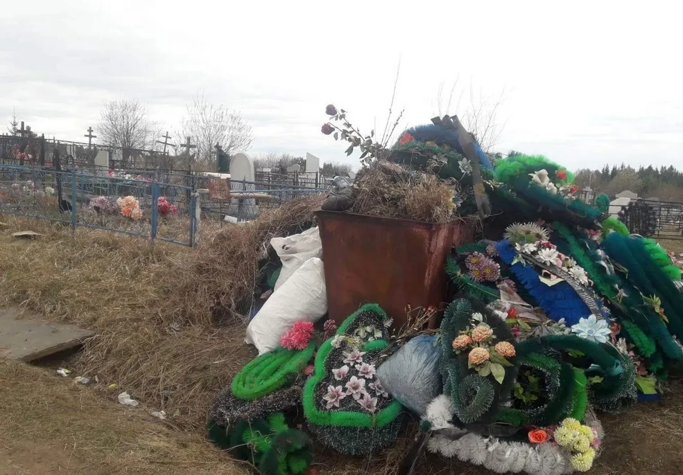 – Це ж традиція! Хіба ж так можна! – Знаю, що сперечатися зі служителями Бога не слід, але тут не втрималась